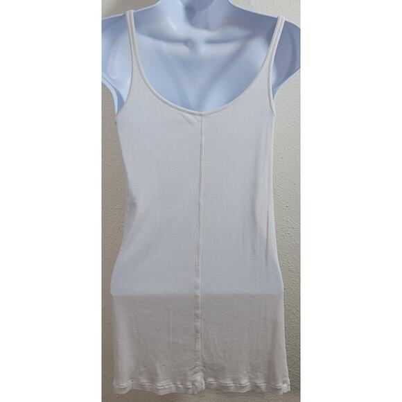 Halogen White Round Neck Sleeveless Tank Top Medium Lightweight Soft Stretchy - Picture 2 of 5